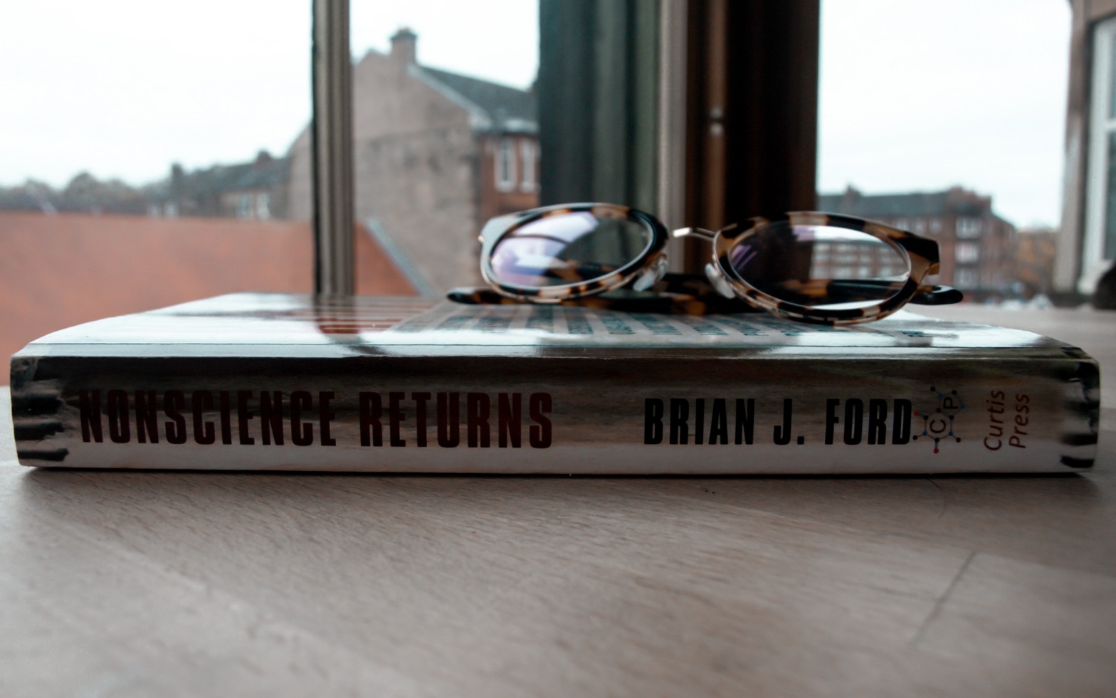 Photo of the spine of Nonscience Returns by Brian J Ford